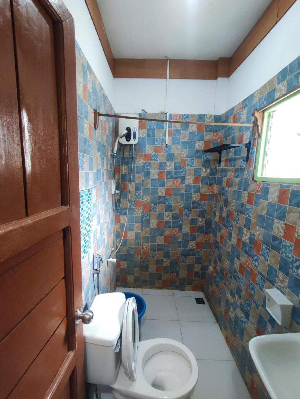 Alfa Beach Front Lodge El Nido Exterior photo
